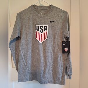 NWT Nike USA soccer long sleeve t-shirt